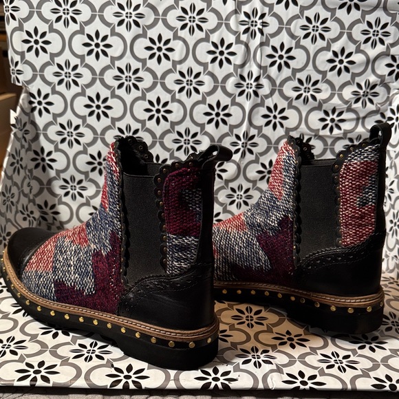 Free People Multicolor Plaid textile Boots with Black leather Accents Sz 36.5 - Picture 5 of 11